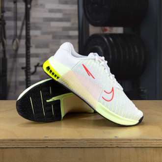 Dámské boty na CrossFit Nike Metcon 9 - WHITE/BRIGHT CRIMSON-VOL- DOPRAVA ZDARMA